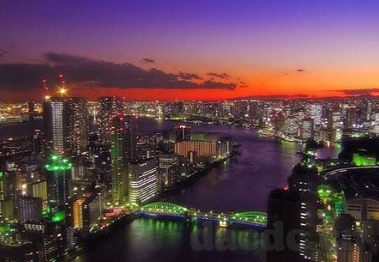 国产av麻豆入口-国产AV麻豆行业的角色与挑战，一种文化与社会现象的聚集